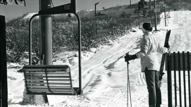 Image of a Skier in the early days of Sunlight Mountain